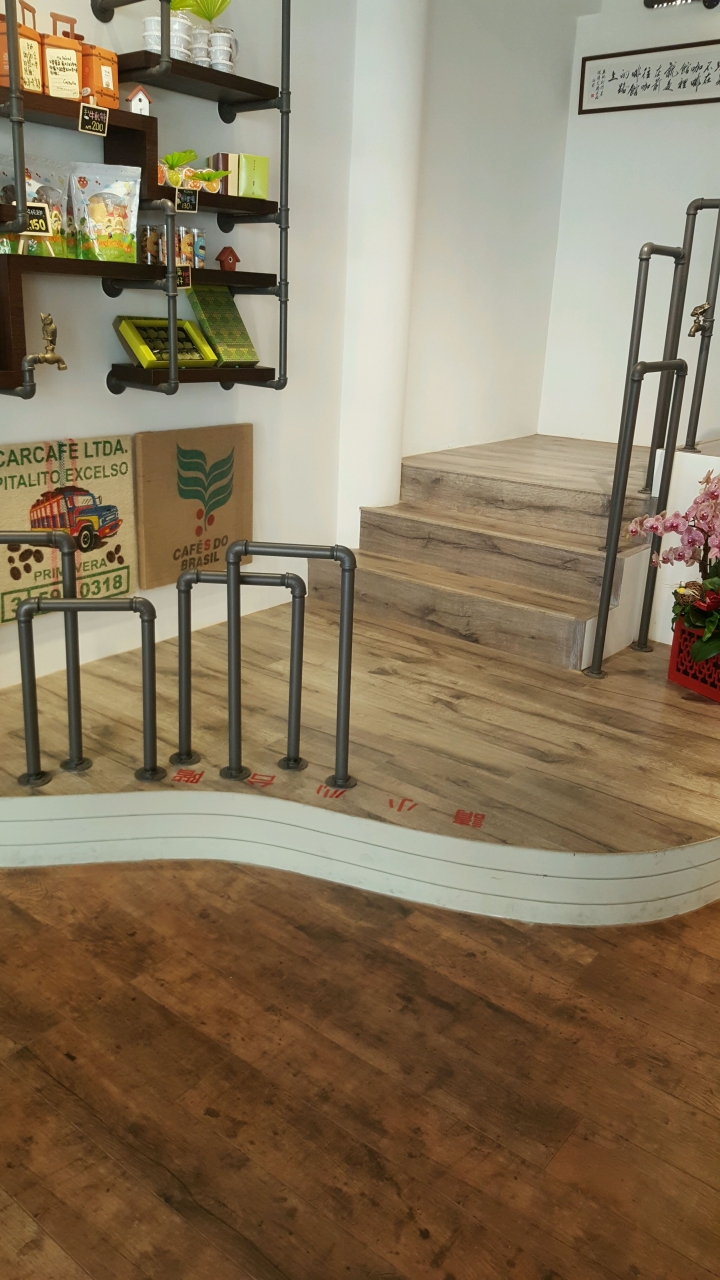 金格蛋糕也開咖啡廳