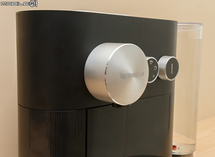 【開箱】沖煮咖啡更細膩 Nespresso Expert咖啡機