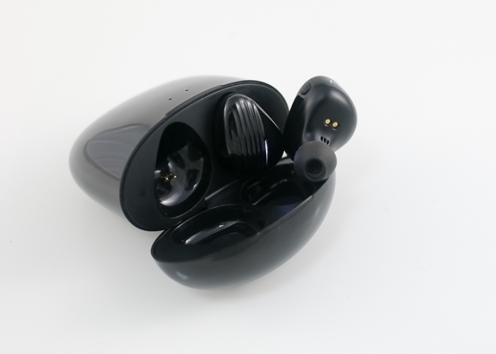 【北極熊開箱】不受「線」制好自在- Optoma NuForce BE Free8