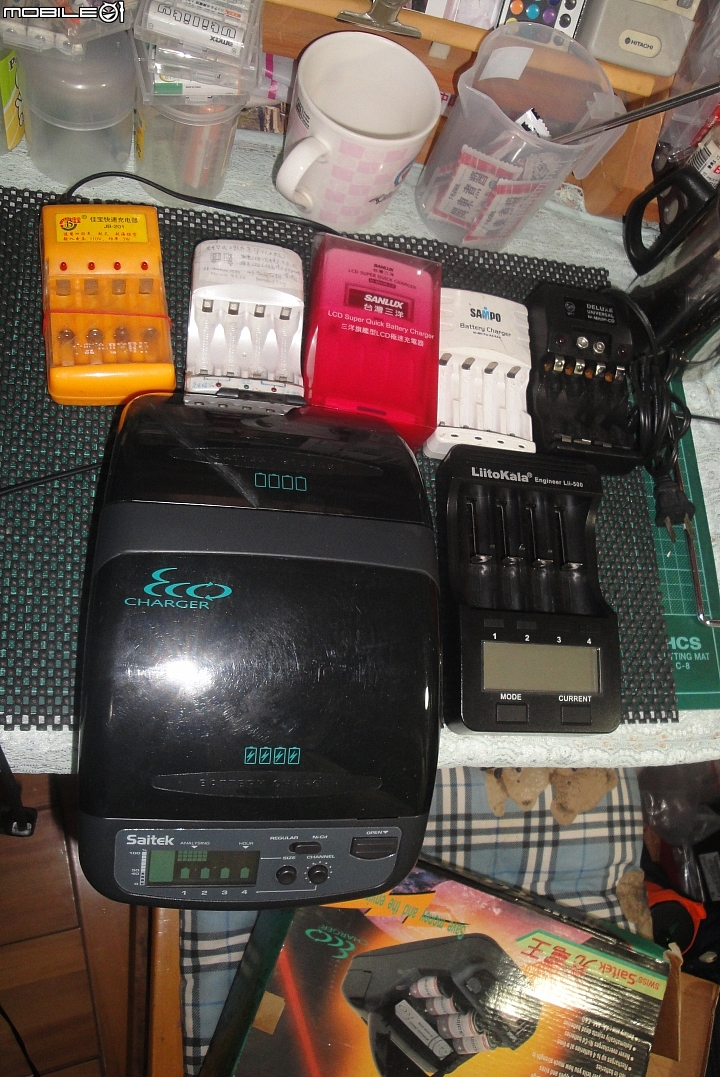 [閒聊]電池充電器一大堆...大家的舊充電器都怎麼處理?