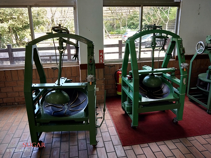 糖果手機 SUGAR S11 四鏡全螢幕手機的奇幻體驗分享 — 熱鬧的燈會、盛開的櫻花、台車與瀑布、深山茶廠、新住民嘉年華會及美味燒肉的饗宴