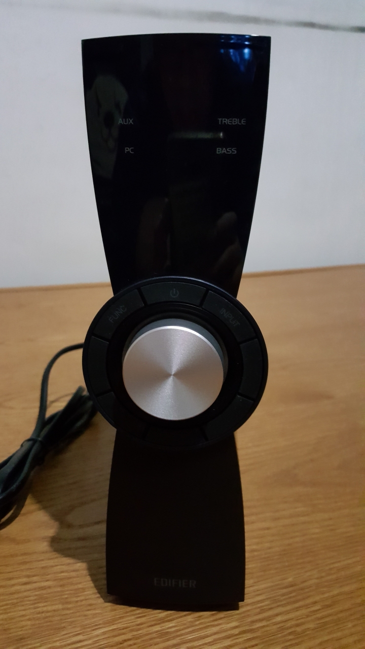 Edifier C2V 喇叭簡易開箱分享