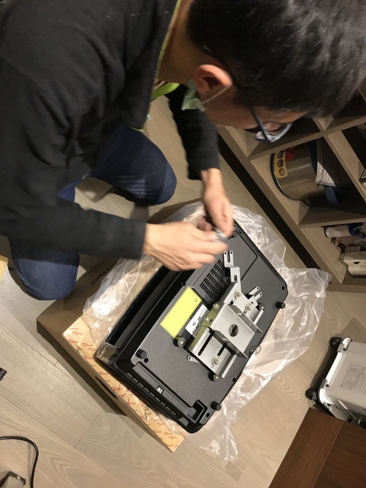 Optoma UHC68選購經過及簡單開箱文