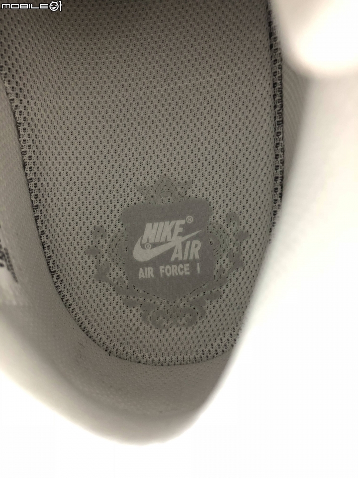 請大神們幫鑑定 Air Force 1 07 mid