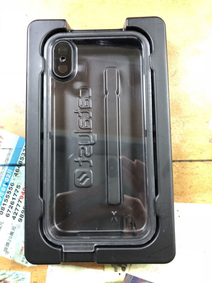 Catalyst iPhone X 軍規防水殼不專業開箱