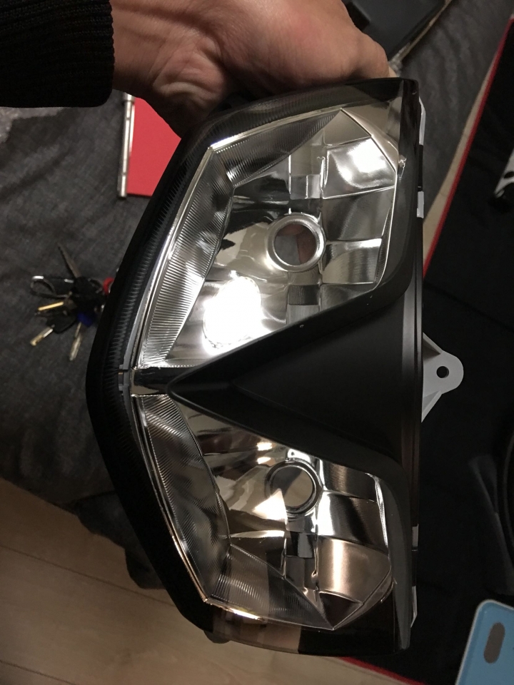 04化油GTR 換新燈殼 順便換LED頭燈 總算前途一片光明