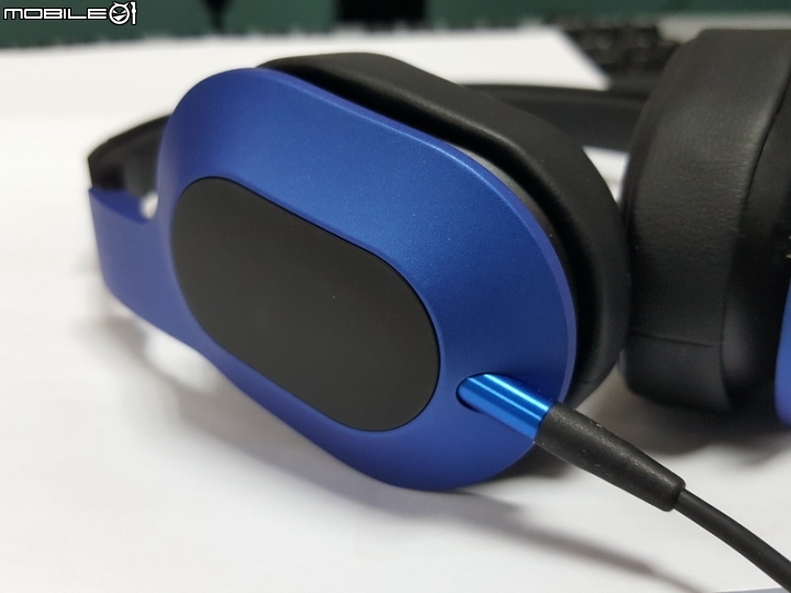 [開箱] KEF M400 貼耳式耳機 低調好音樂
