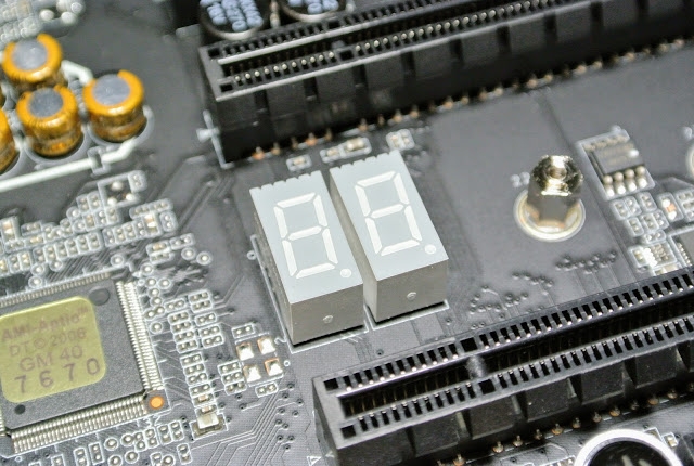 NZXT N7 Z370 潮主板 輕開箱 輕測試!