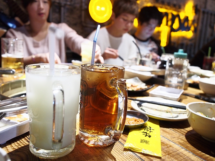 糖果手機 SUGAR S11 四鏡全螢幕手機的奇幻體驗分享 — 熱鬧的燈會、盛開的櫻花、台車與瀑布、深山茶廠、新住民嘉年華會及美味燒肉的饗宴
