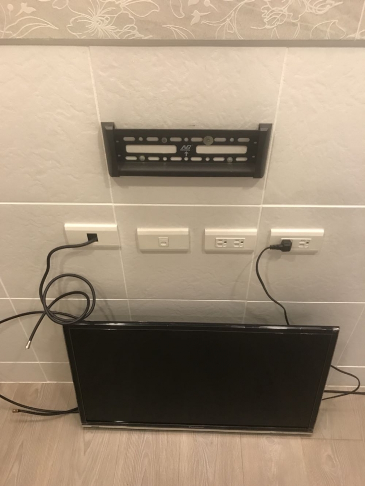 壁掛式電視