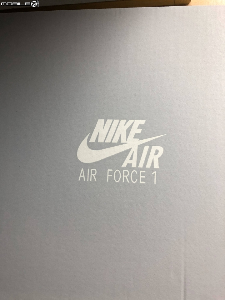 請大神們幫鑑定 Air Force 1 07 mid