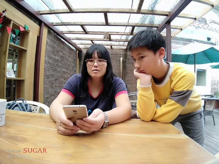 糖果手機 SUGAR S11 四鏡全螢幕手機的奇幻體驗分享 — 熱鬧的燈會、盛開的櫻花、台車與瀑布、深山茶廠、新住民嘉年華會及美味燒肉的饗宴