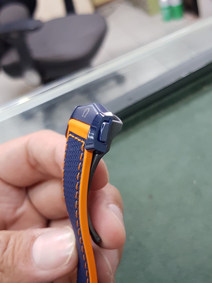 OMEGA 海馬 PLANET OCEAN " BIG BLUE " 簡單開箱