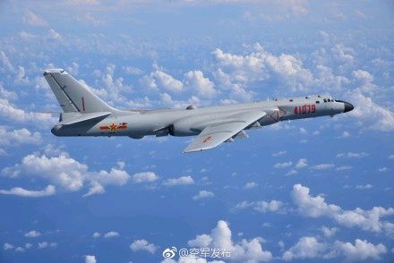 共機轟炸機群，跨區遠征