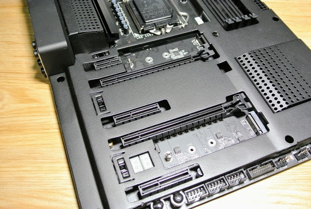 NZXT N7 Z370 潮主板 輕開箱 輕測試!