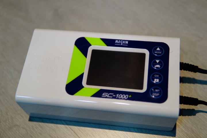 電瓶的守護神-麻新電子MASHIN SC-1000+ 智慧型(鉛酸/鋰鐵)雙模充電器開箱(圖多)