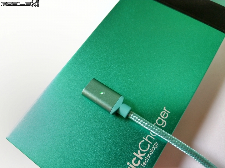 DIKE – ( Lightning Type-C Micro USB )磁吸充電線