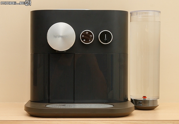 【開箱】沖煮咖啡更細膩 Nespresso Expert咖啡機