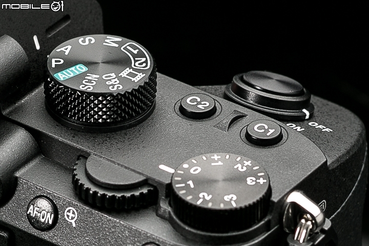 六萬有找！平民機皇的逆襲 Sony A7 III 搶先試玩！