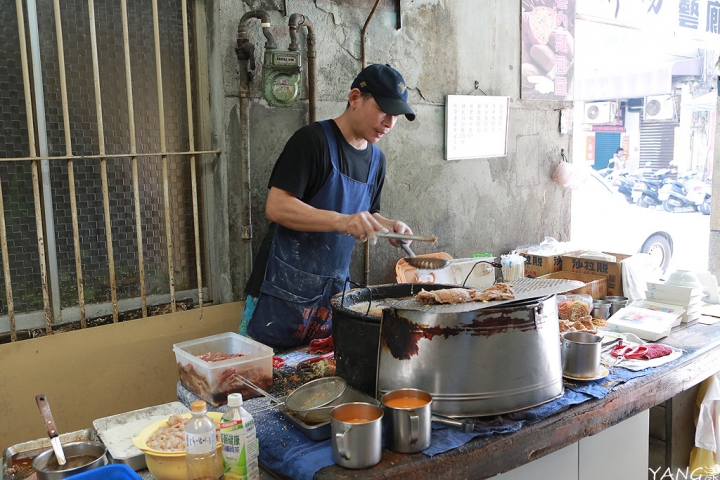 【基隆】天天鮮排骨飯，基隆孝三路人氣排隊美食