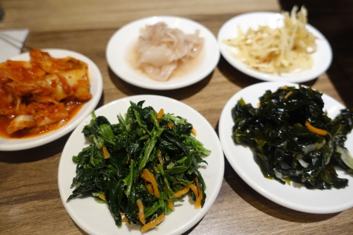 【食記】捷運市政府站/統一時代百貨。北村豆腐家~CP值超高 小菜吃到飽 用餐完送香蕉冰淇淋