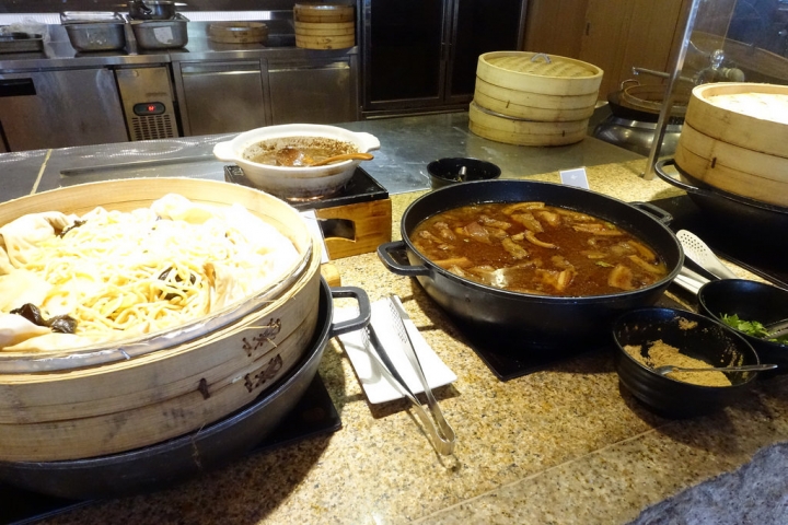 【南投】日月潭雲品溫泉酒店。丹彤自助式晚餐&早餐心得~菜色有夠豐富 大勝礁溪老爺啊!!