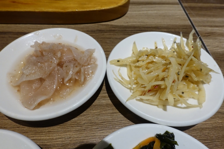 【食記】捷運市政府站/統一時代百貨。北村豆腐家~CP值超高 小菜吃到飽 用餐完送香蕉冰淇淋