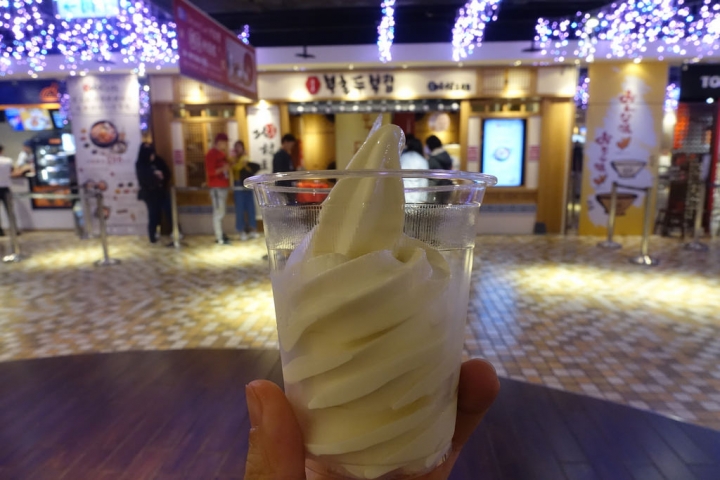 【食記】捷運市政府站/統一時代百貨。北村豆腐家~CP值超高 小菜吃到飽 用餐完送香蕉冰淇淋