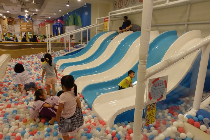 【親子景點】高雄大魯閣草衙道內遊戲愛樂園好大好好玩啊