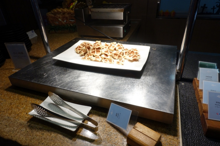 【南投】日月潭雲品溫泉酒店。丹彤自助式晚餐&早餐心得~菜色有夠豐富 大勝礁溪老爺啊!!