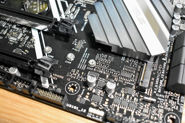 R7 2700 & ASUS PRIME X470-PRO 白騎士降臨 輕開箱~