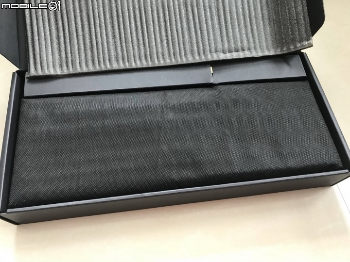 簡單分享 ROG Strix Flare機械式鍵盤（茶軸）