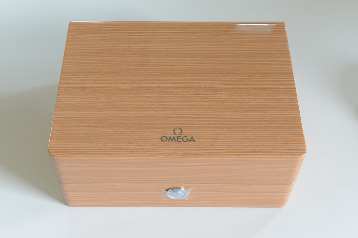 人生第一支 OMEGA 潛水300米腕錶 SEAMASTER 300M 開箱