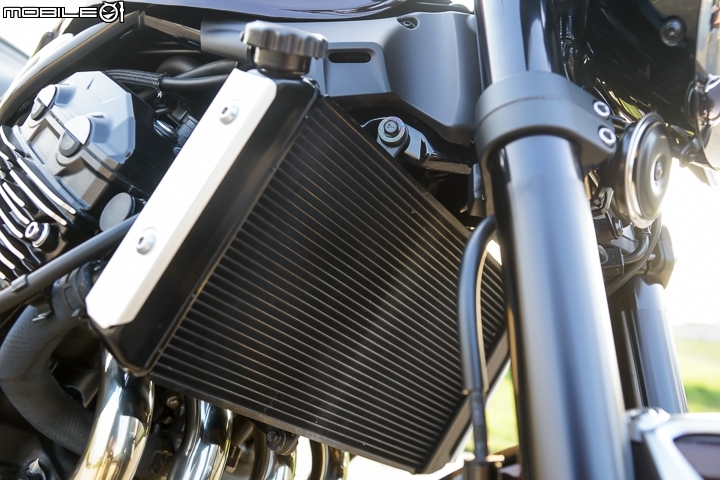 傳奇的Z再度回歸 2018 Kawasaki Z900RS試駕