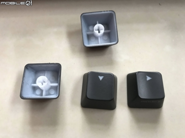 簡單分享 ROG Strix Flare機械式鍵盤（茶軸）