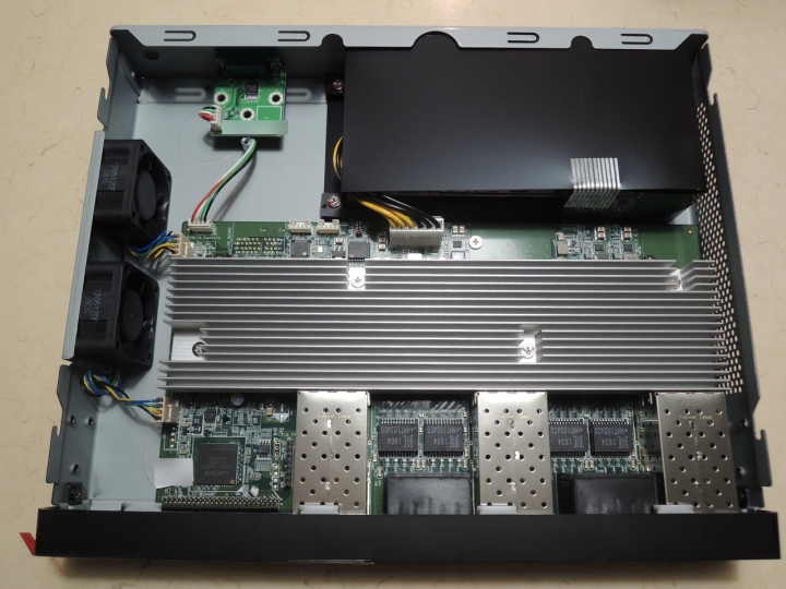 QNAP QSW-1208-8C 10GbE Switch 開箱分享