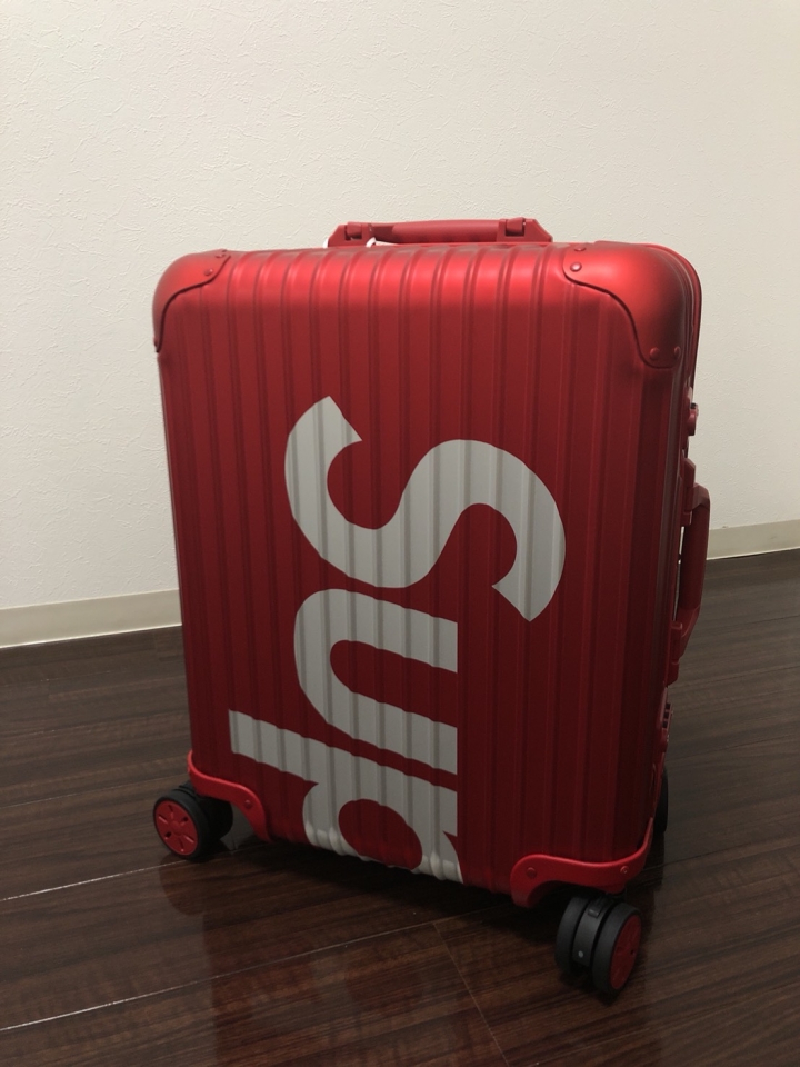 Supreme®/RIMOWA Topas Multiwheel suitcases