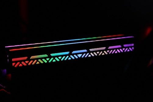 科賦KLEVV CRAS II RGB DDR4電競記憶體-酷炫RGB發光與超強悍效能兼得