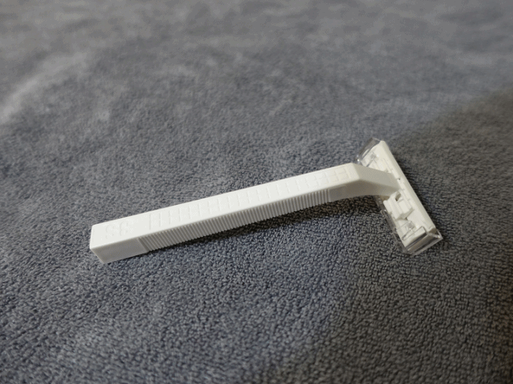 [增補13天刮鬍結果紀錄] 男人，就該有這把刀 — 《舒適水次元5辨型刮鬍刀》體驗心得分享