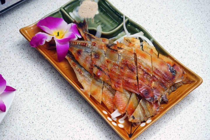 【台南安平必吃美食】環河邊土雞城｜純椰子水熬煮椰子雞｜焦糖感爆發甘蔗雞｜各式熱炒夠正點｜約會聚餐首選｜母親節預定活動開跑中
