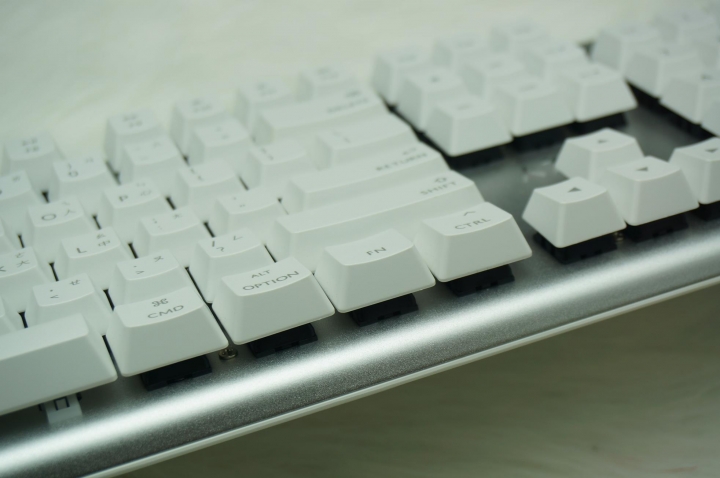 【老實開箱】外媒公認最棒的MAC機械鍵盤♥AZIO MK MAC BT 藍牙機械式鍵盤