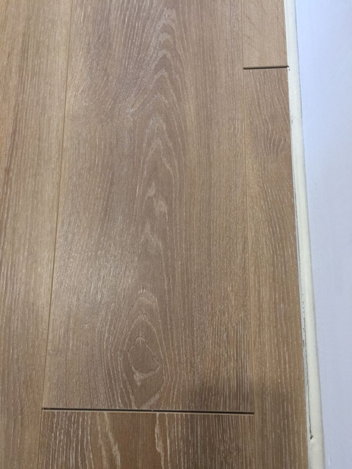 超耐磨地板接縫變大