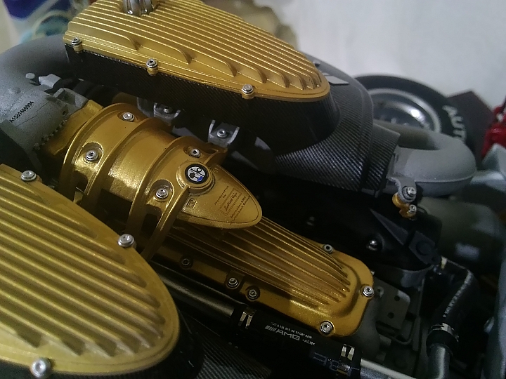 業務送的AMG V12雙渦輪引擎