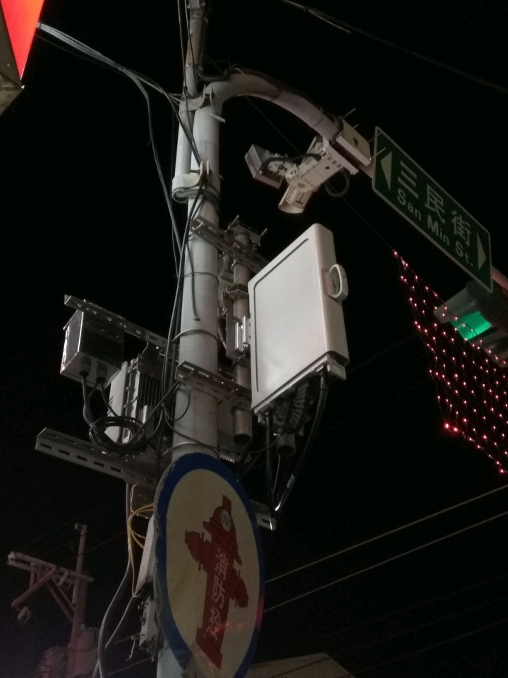 大甲媽祖遶境，電桿「臨時基地台」
