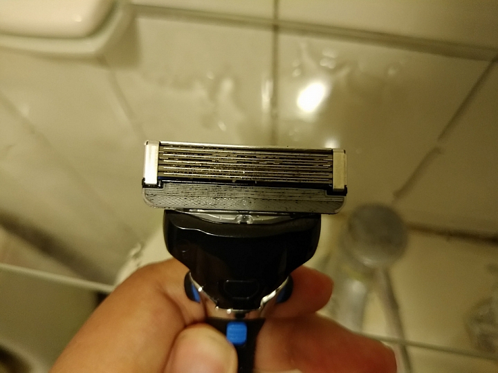 男人每日必備舒適 Hydro 5 Custom水次元5辨型刮鬍刀