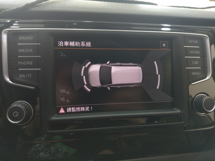 2016 volkswagen sportsvan廠外升級盲點偵測系統及駛出輔助
