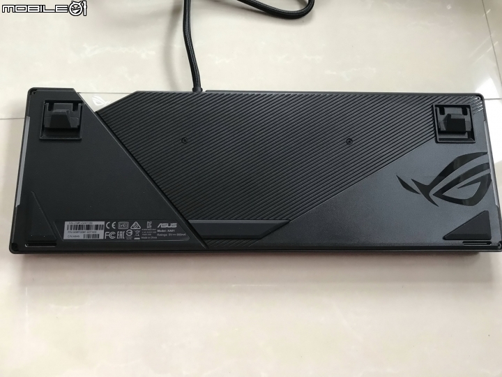 簡單分享 ROG Strix Flare機械式鍵盤（茶軸）