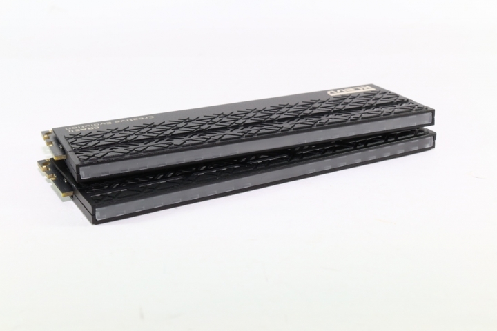 科賦KLEVV CRAS II RGB DDR4電競記憶體-酷炫RGB發光與超強悍效能兼得