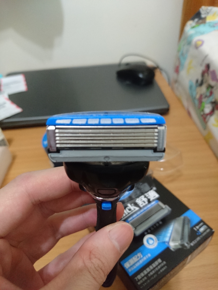 舒適水次元5辨型刮鬍刀，讓你無鬍渣試用心得