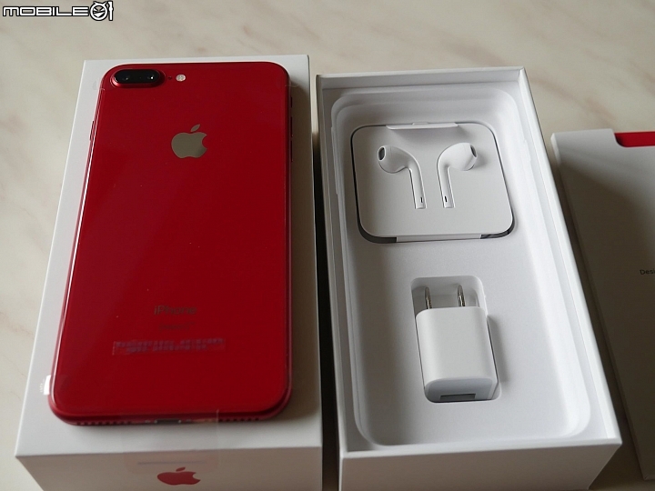 開箱！紅色iPhone 8+剛收到～